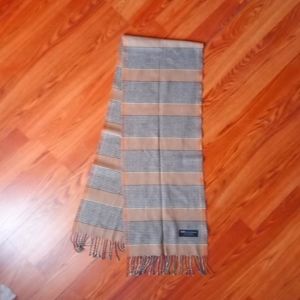 100% Cashmere winter scarf with fringed edges for women